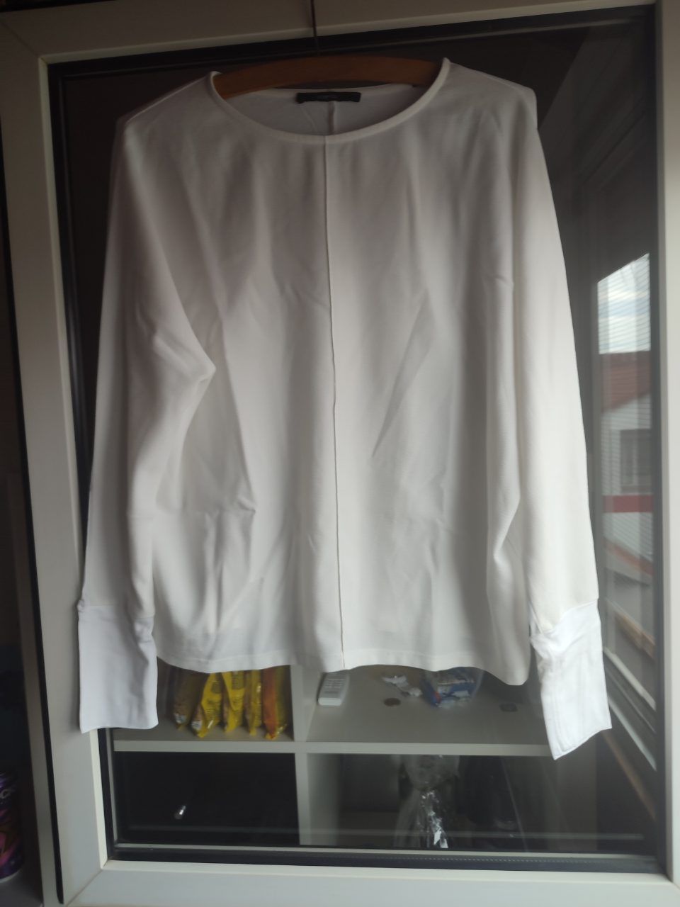 Weißes Langarmshirt 