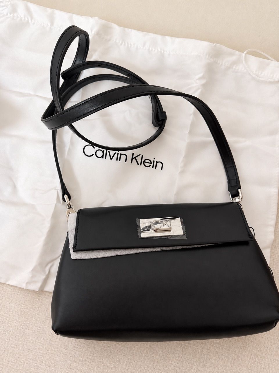 Calvin Klein Calvin Klein Umhängetasche Schwarz - neu mit Etikett & Staubbeutel