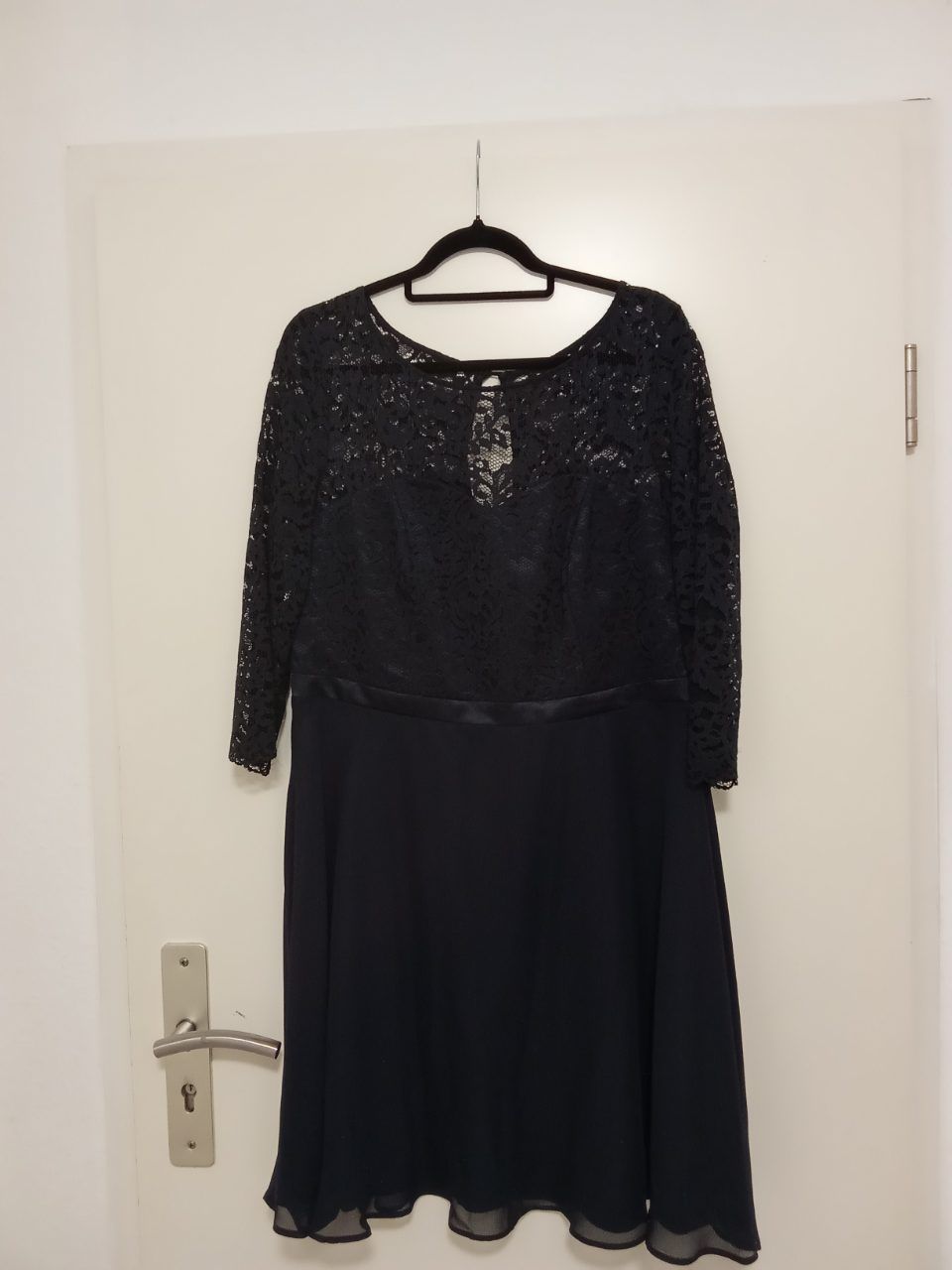 Vera Mont Abendkleid mit Spitze von Vera Mont Size 44