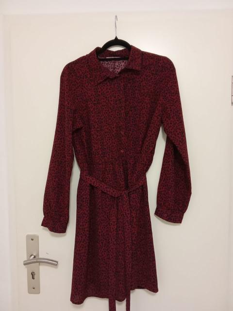 Anna Field Kleid mit Leoprint mit einem Taillengürtel Size L