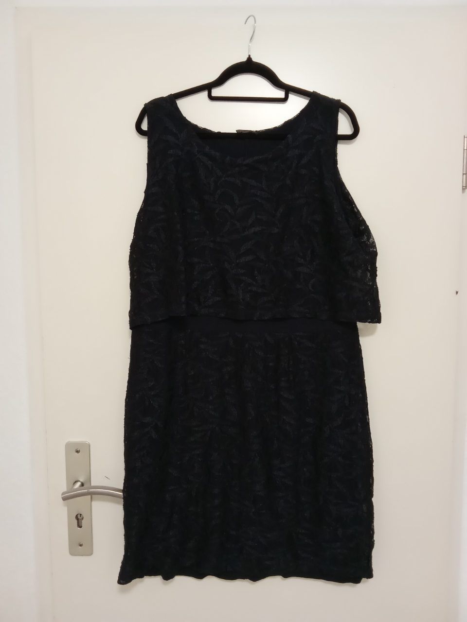 Taifun Spitzenkleid mit kurzen Ärmeln  Size 46