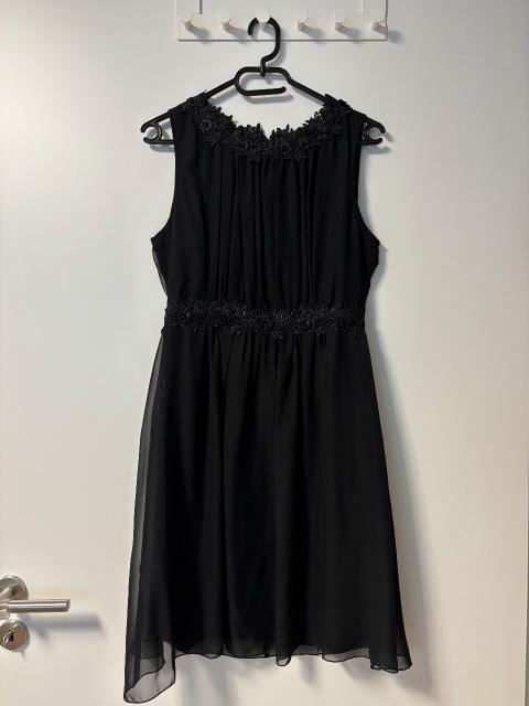 Manguun Kleid in schwarz Size 38