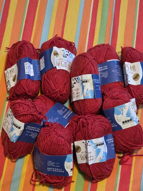 10 Knäuel weinrot Milk cotton