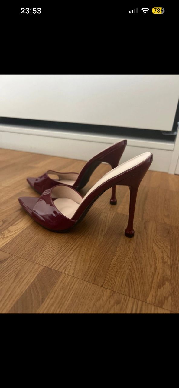 SHEIN Weinrote Schuhe mit Absatz  Size 38