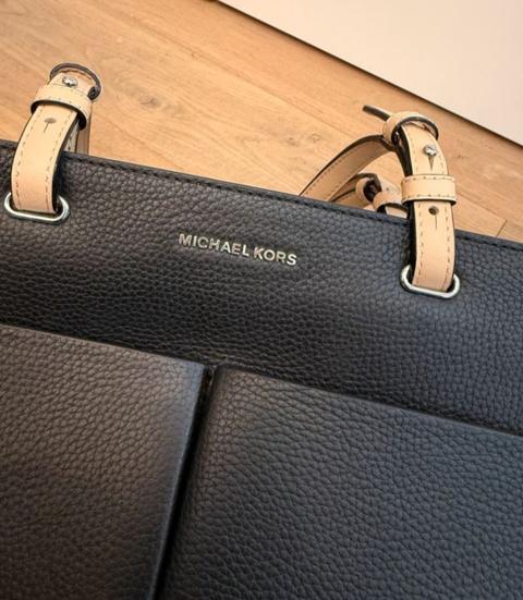 Michael kors Michael Kors Handtasche schwarz mit beigen Henkeln