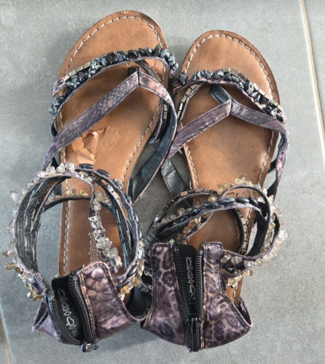 Graceland Viel getragene Sandaletten mit Fußkettchen Size 38