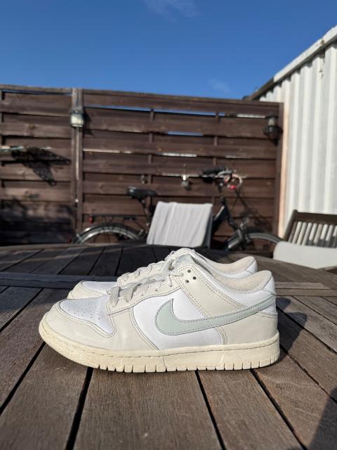 Nike Nike Dunk Low Size 38