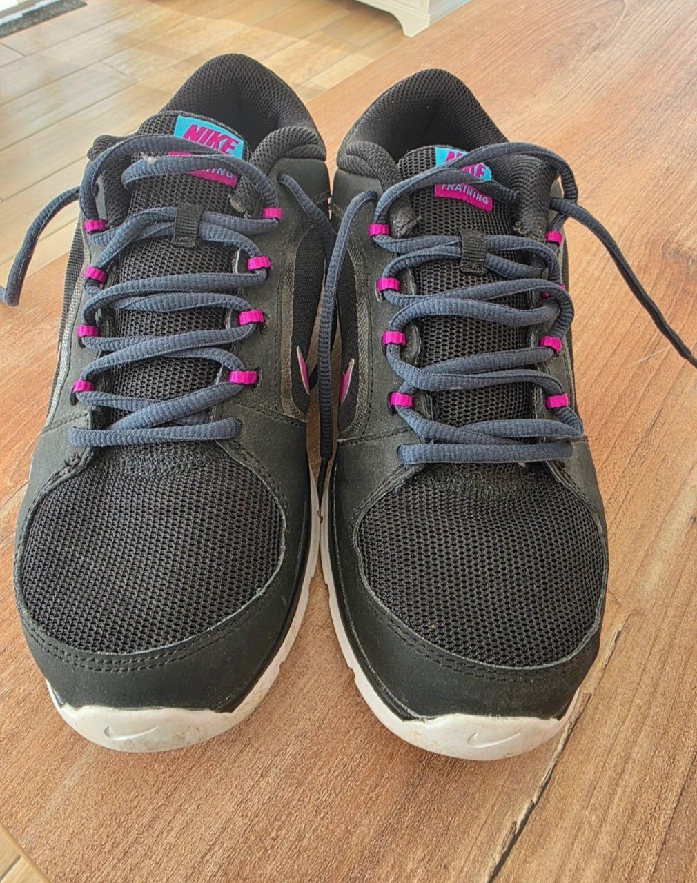 Nike Sehr getragene Nike Sportschuh Gr 40 Size 40