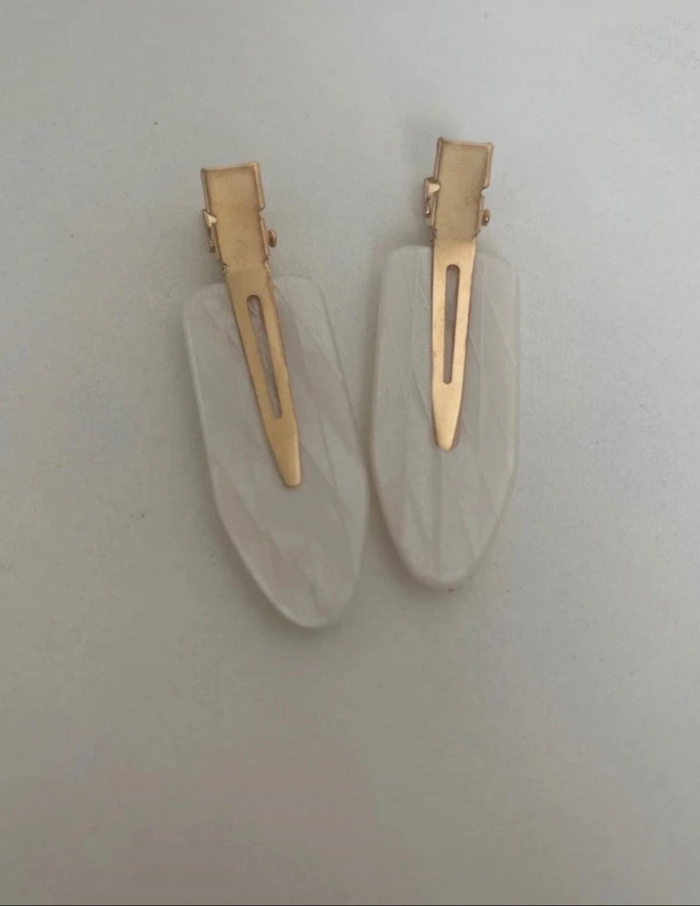 2 Haarklammern Gold weiß 