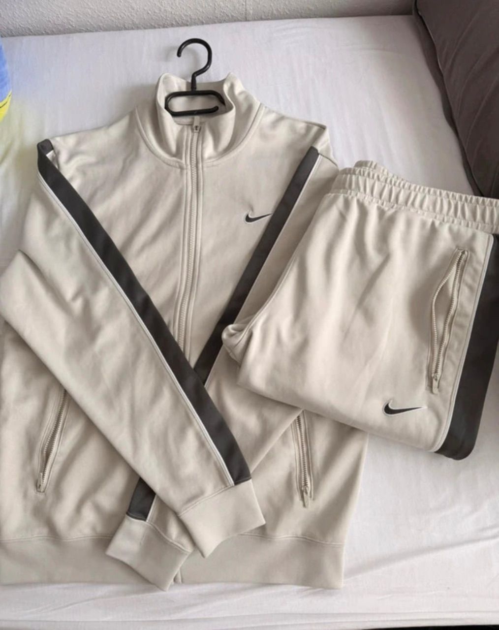 Nike Creme beige Nike Trainingsanzug  Size XL