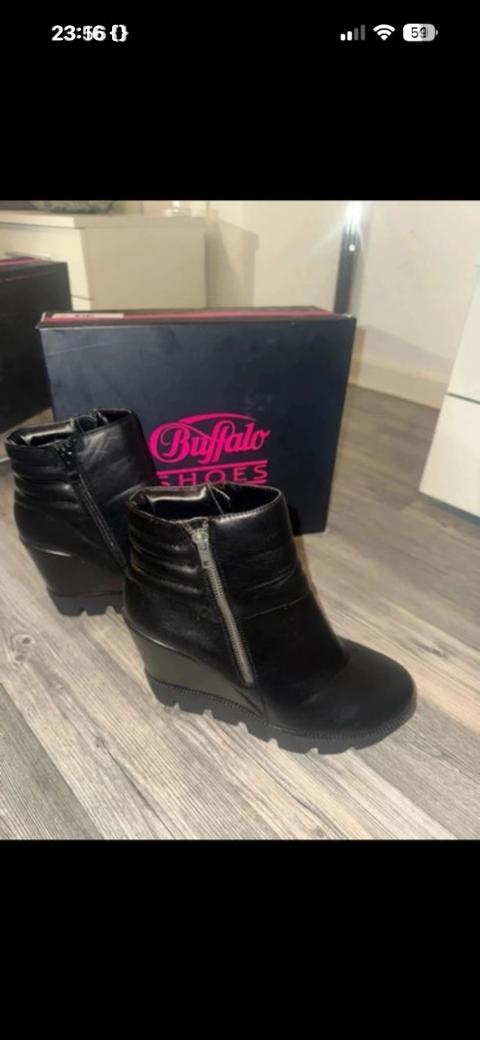 Buffalo Size 40