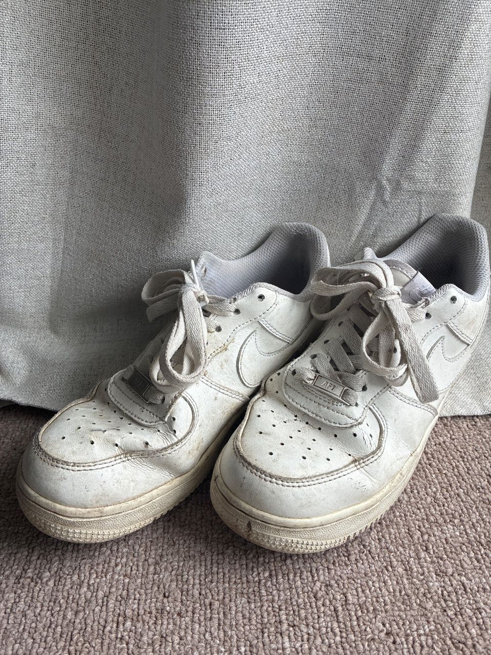 Getragene Schuhe