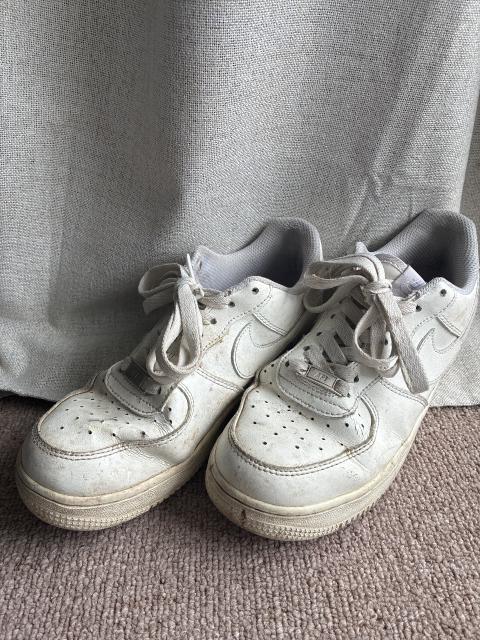 Getragene Schuhe