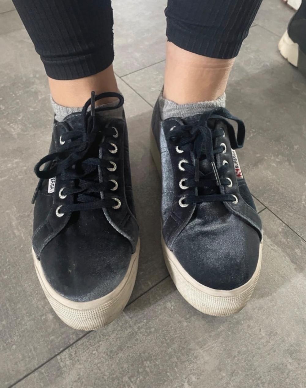 Superga Samt Plateauschuhe | getragen