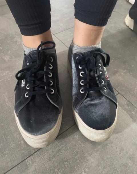 Superga Samt Plateauschuhe | getragen