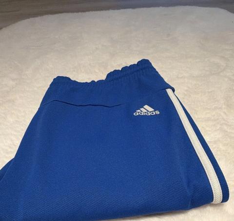 Adidas Blaue Jogginghose mit weißen Seitenstreifen Size M