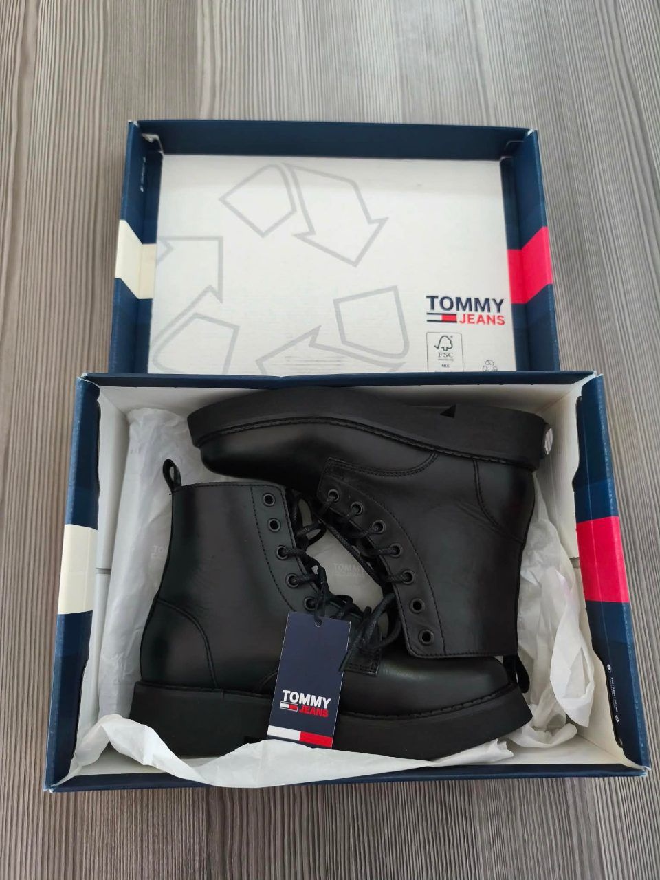Tommy Hilfiger Tommy Jeans Lace Up Flat Boot Damen Stiefel Schwarz EU 37 Neu mit Originalbox Size 37