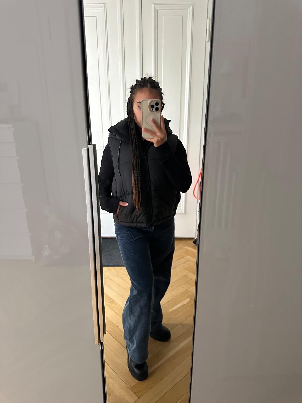 Weste mit Kapuze