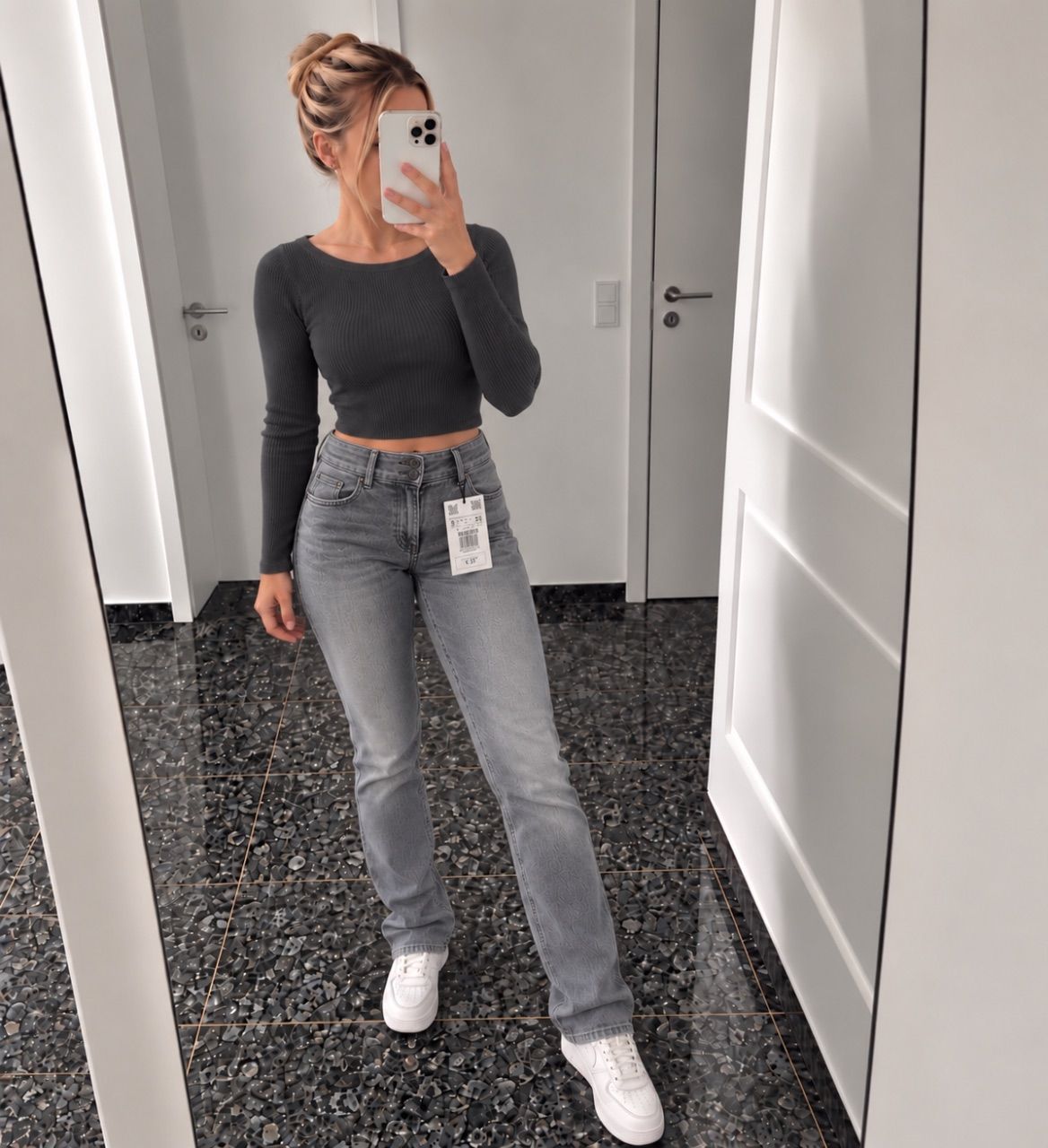 Bershka Bershka Bootcut Jeans grau Gr. 38 – Neu mit Etikett Size M