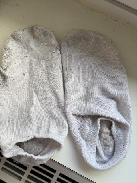 Weiße Socken getragen