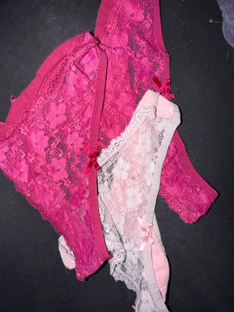 Getragene Spitzen Tangas Size M