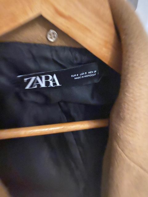 Zara Zara Mantel in Creme Size S