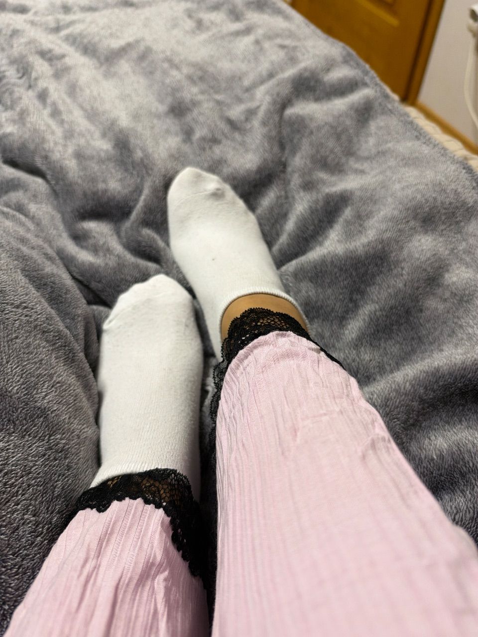 Weiße getragene Socken zu verkaufen 🧦