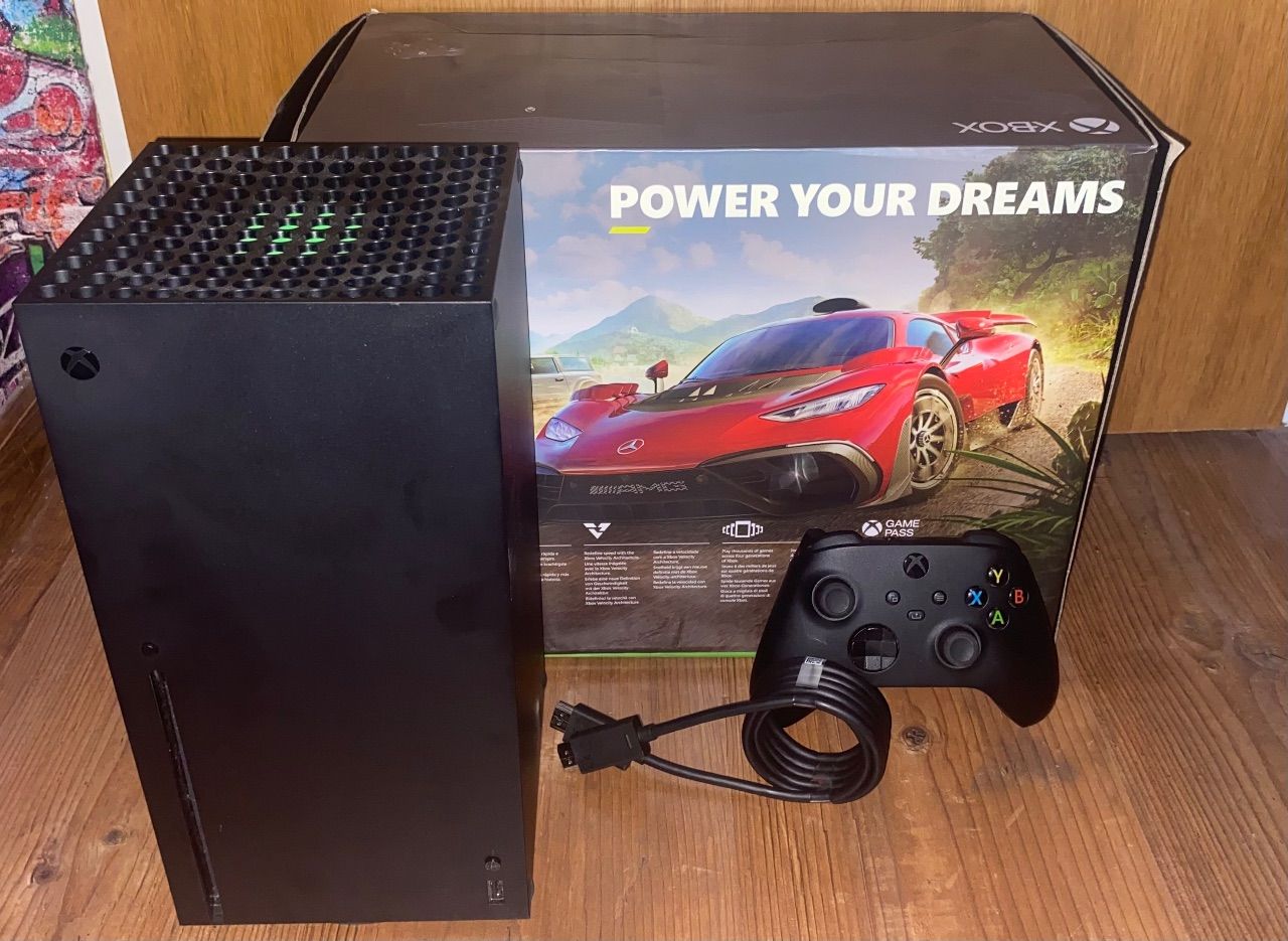 Xbox Series X mit Zubehör