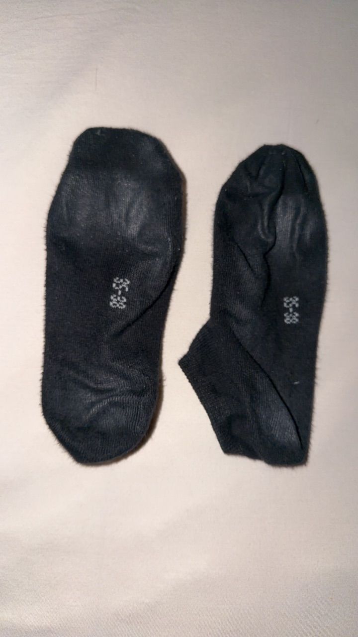Schwarze Socken getragen 
