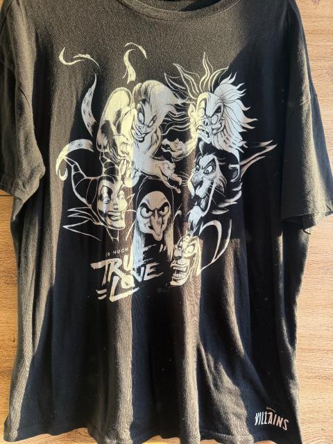 New Yorker Disney Villains Tshirt Size L