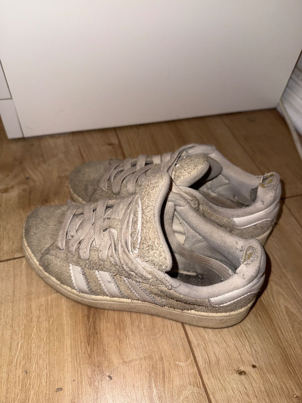 Adidas Schmutzige adidas Schuhe  Size 36
