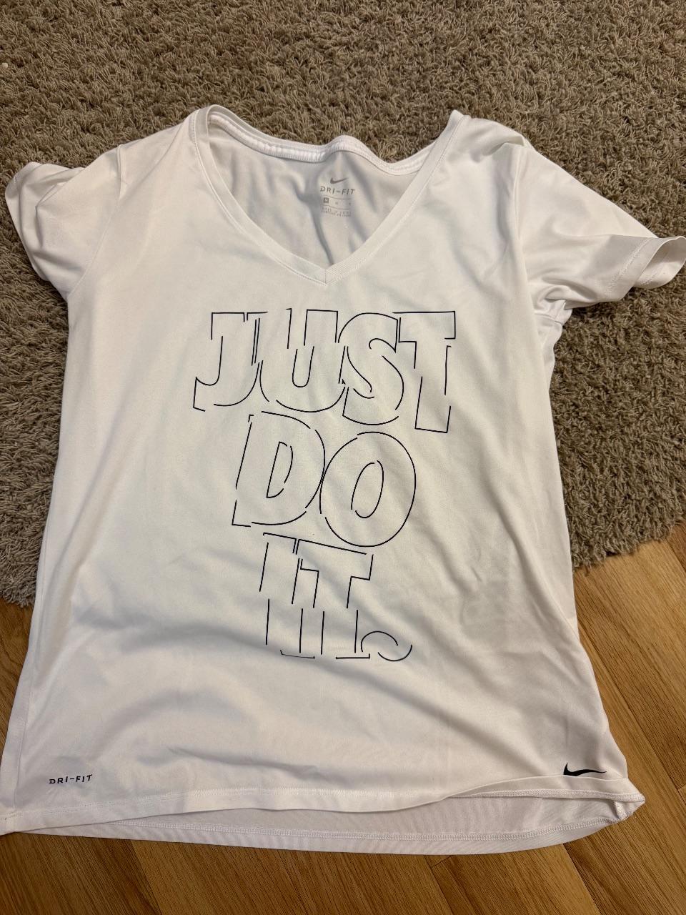 Weiße Nike T-Shirt