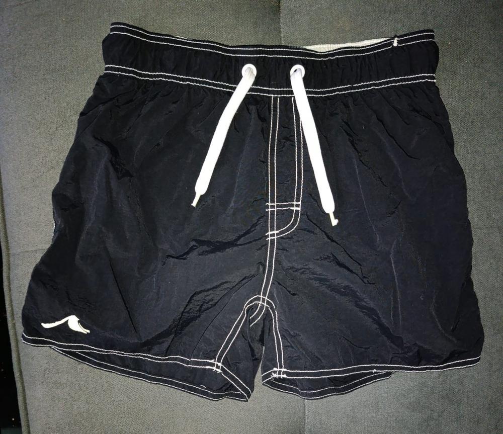 Schwarze Badeshorts