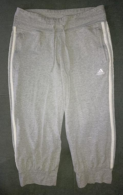 Adidas Adidas Essentials 3/4 Jogginghose / Caprihose (Grau) Size XS