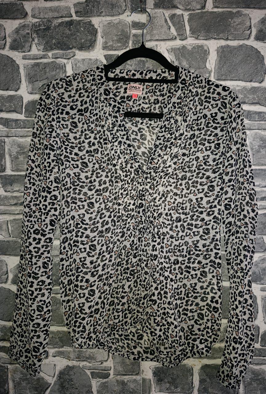 ONLY Bluse mit Leoparden- & Herzmuster