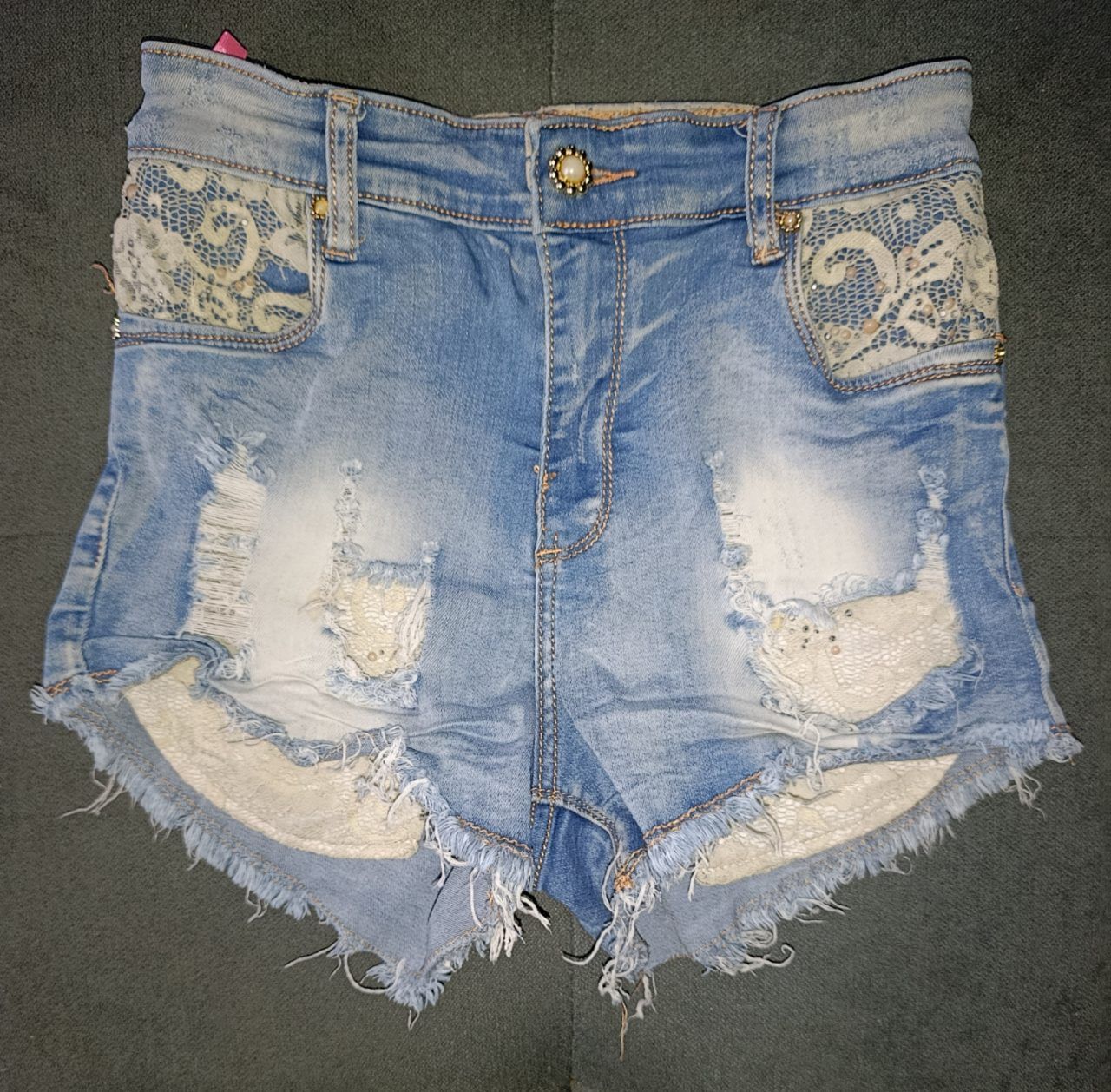 Ohne Marke Stylische Destroyed Jeans-Shorts mit Spitze Size M
