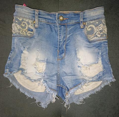 Ohne Marke Stylische Destroyed Jeans-Shorts mit Spitze Size M