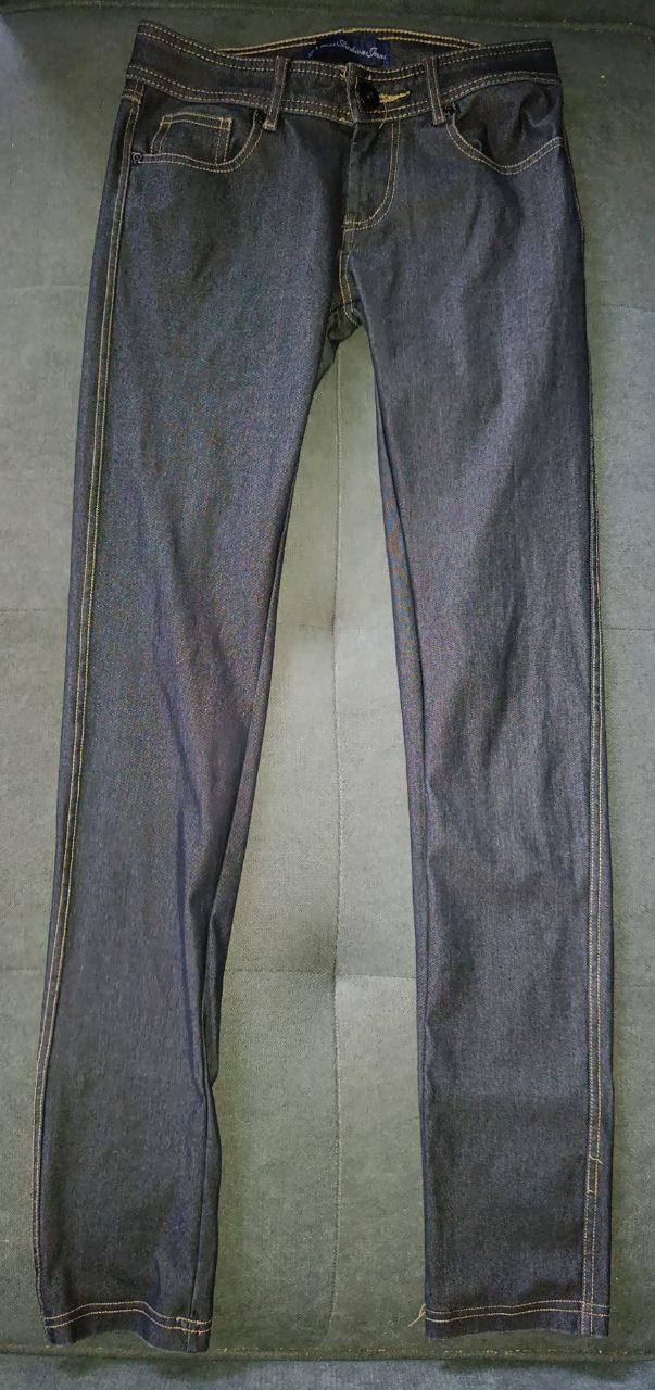 Dunkelblaue Slim/Straight Jeans mit Kontrastnähten