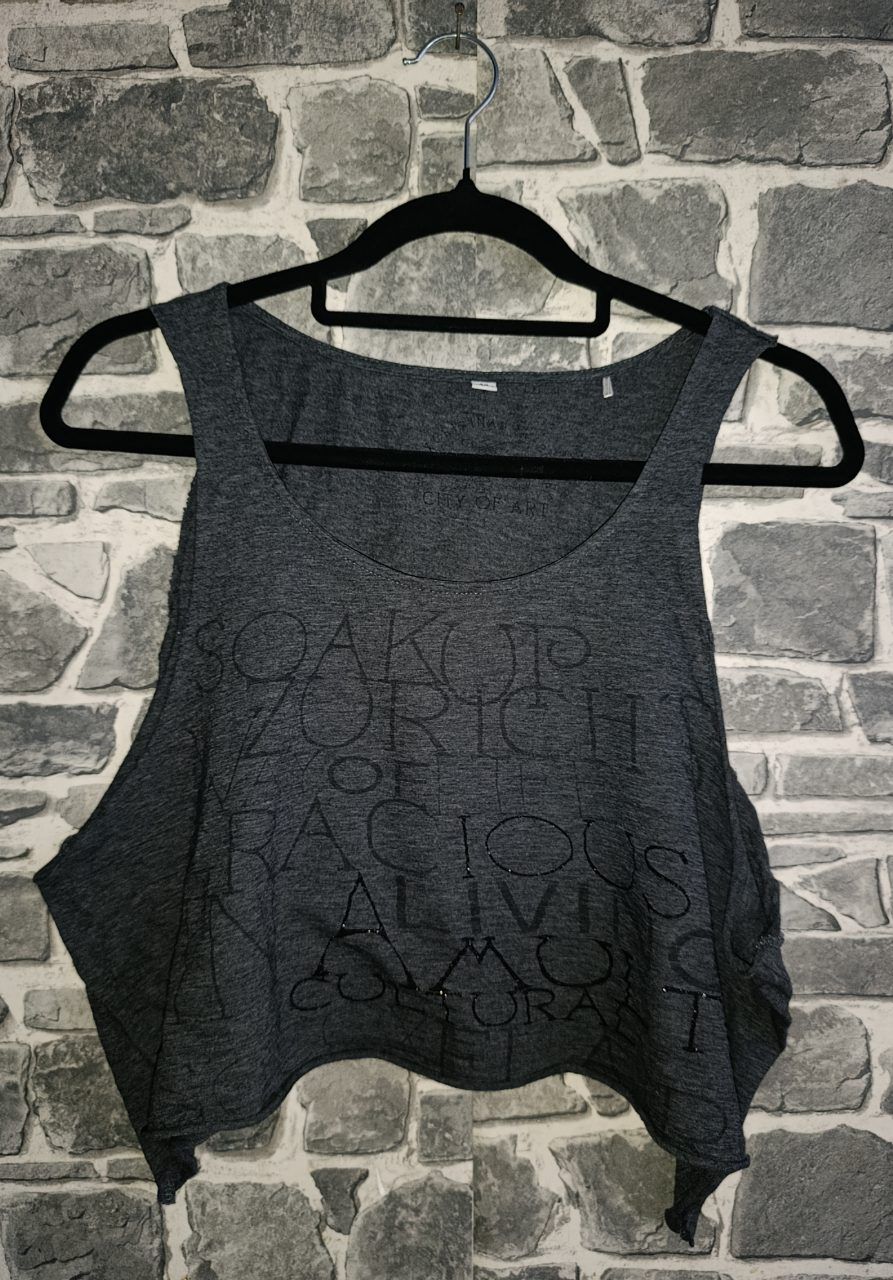 Ohne Marke Lässiges Crop-Top in Dunkelgrau mit Allover-Schriftzug Size L