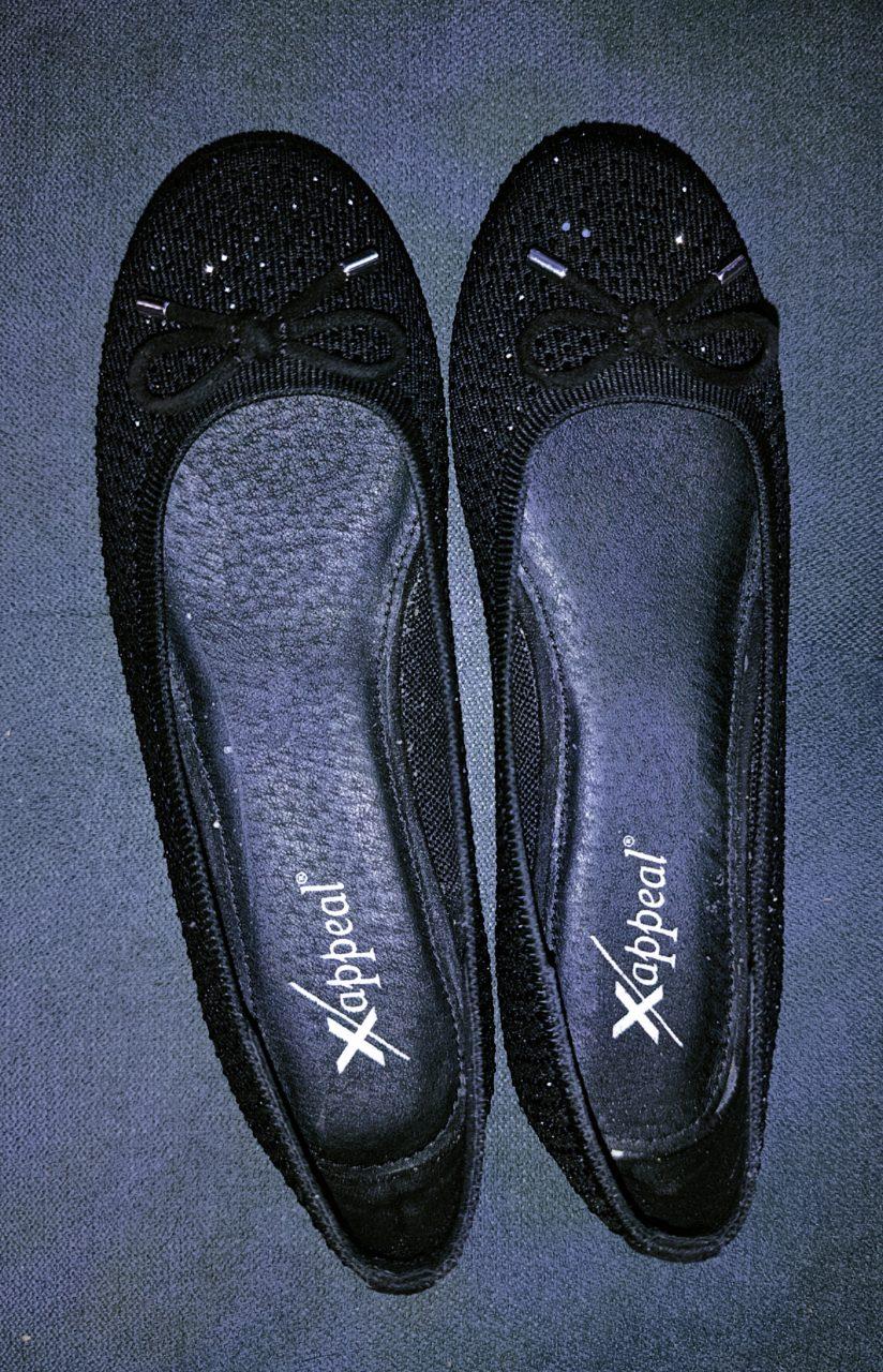 Schicke schwarze Ballerinas von Xappeal mit Glitzer