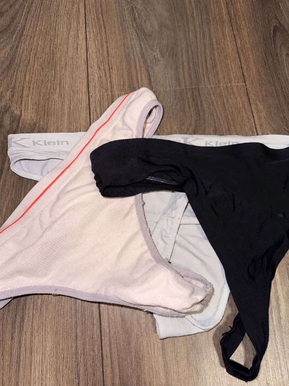 Ohne Marke  3 Tangas mit Gebrauchsspuren  Size XS