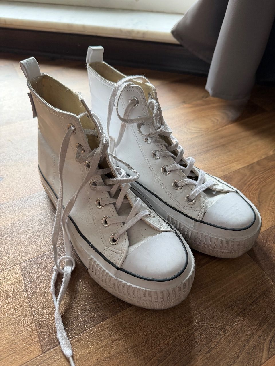 Getragene Sportschuhe Size 39
