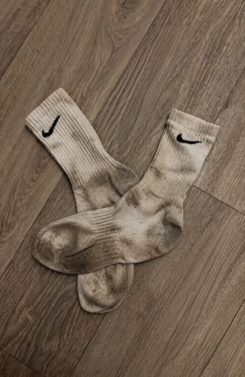 Nike Diese Nike-Socken haben ein komplettes Wochenende hinter sich! Size 39