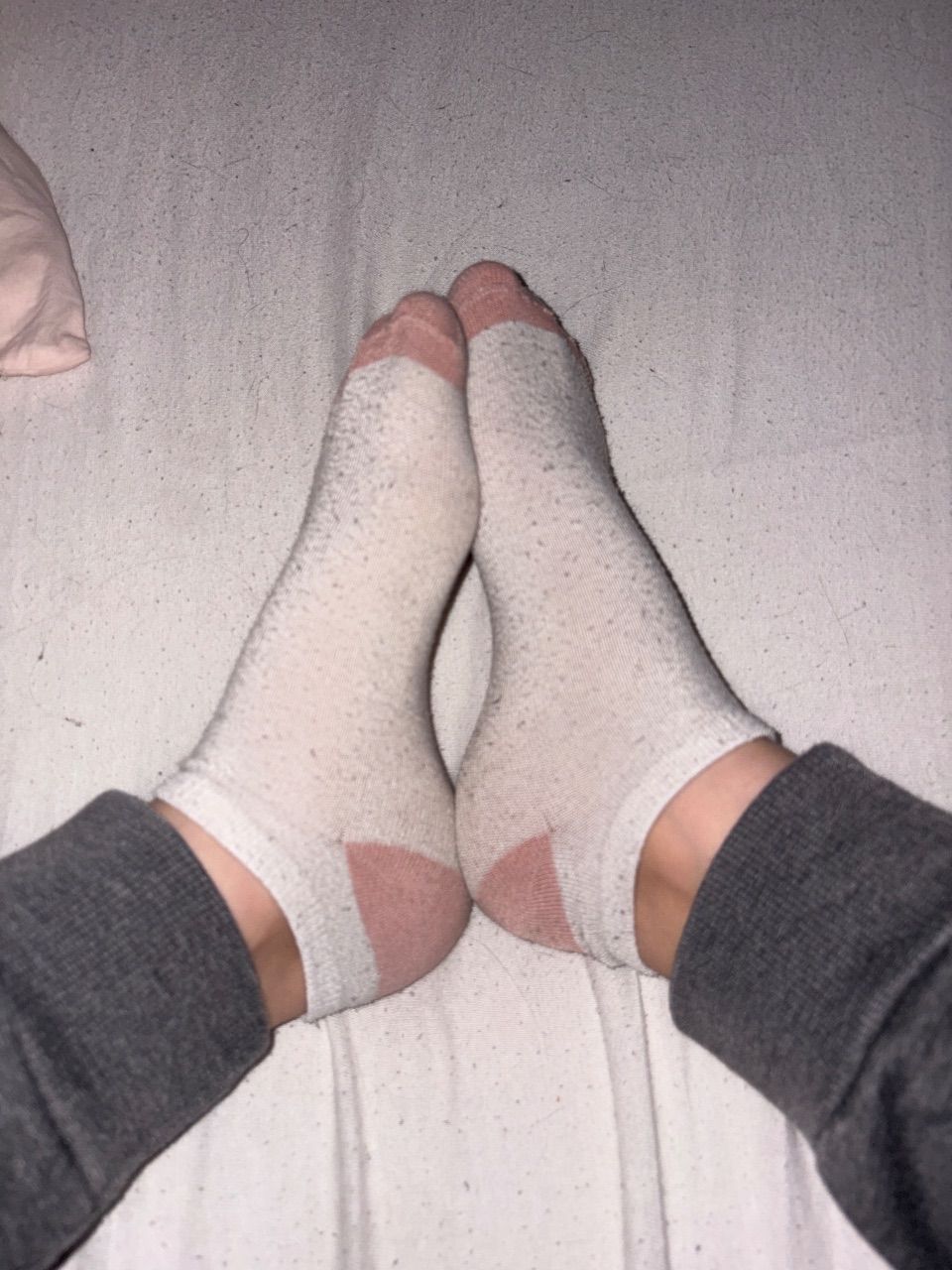 Getragene Socken & exklusive Fußbilder zu verkaufen Size 37
