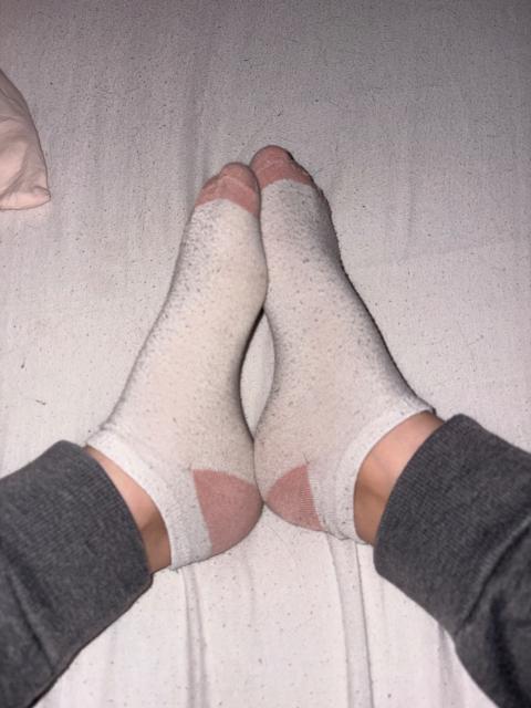 Getragene Socken & exklusive Fußbilder zu verkaufen Size 37