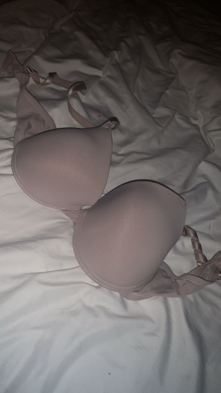 getragener Rosa BH Size L