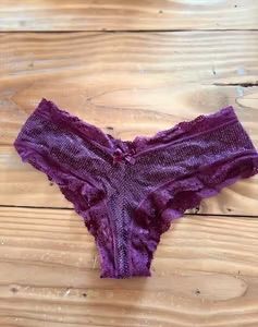 Getragene Slip Size M