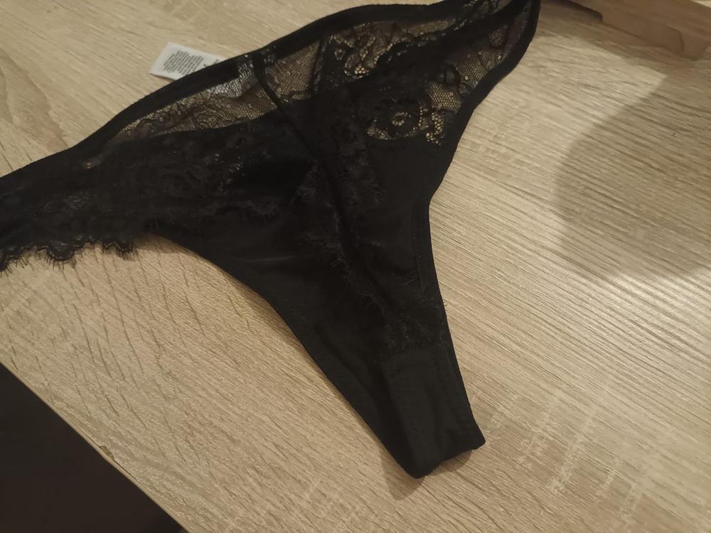 Schwarzer Leo string