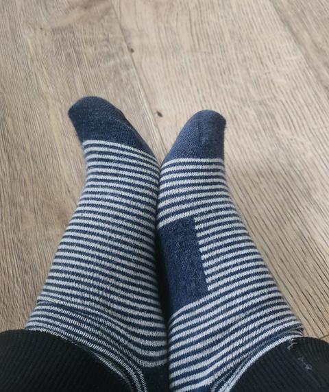 Ohne Marke getragene Socken Size 39
