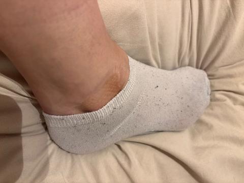 Keine WEIßE GETRAGENE SOCKEN